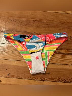 Maaji Reversible Swim Bottom Size Medium M NWOT Colorful